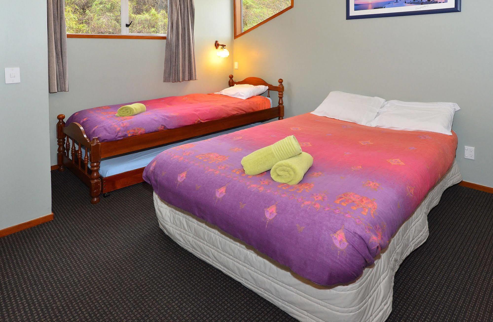 Leith Valley Holiday Park And Motels Dunedin Buitenkant foto